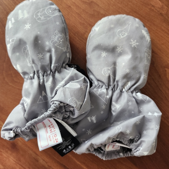 Cozy Gray Kids Mittens with Fun Patterns - Picture 3 of 4